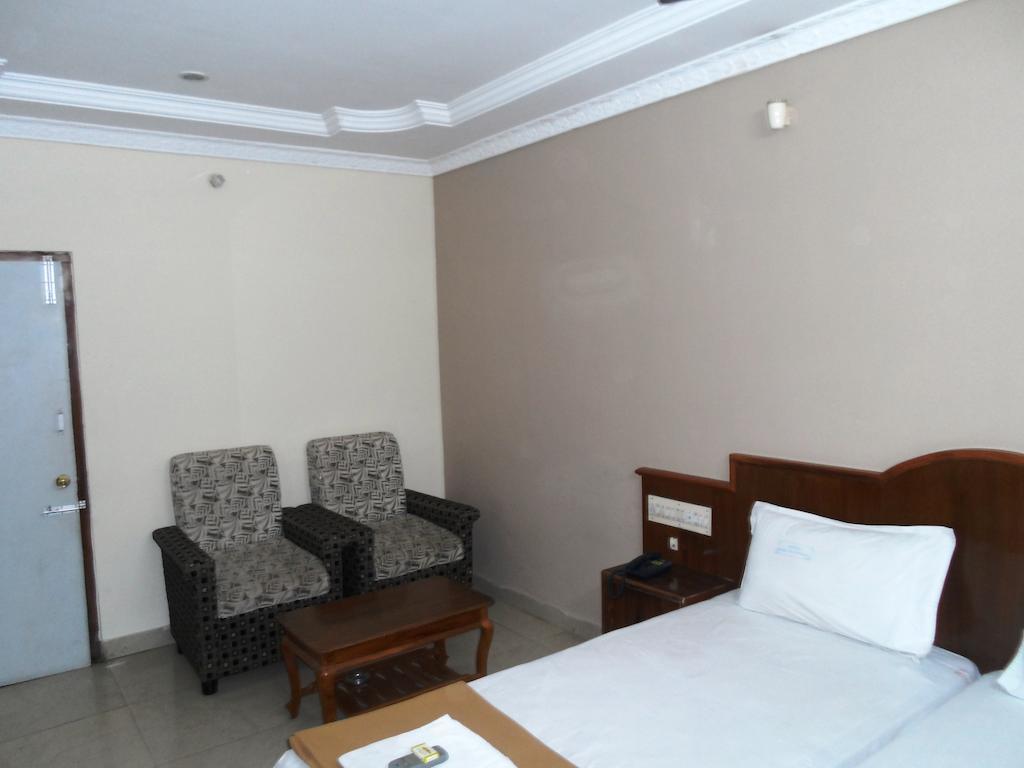 Hotel Sunilkrishna Тірупаті Номер фото
